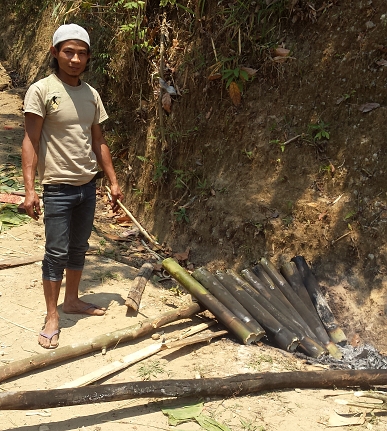 Traditional rice cooking